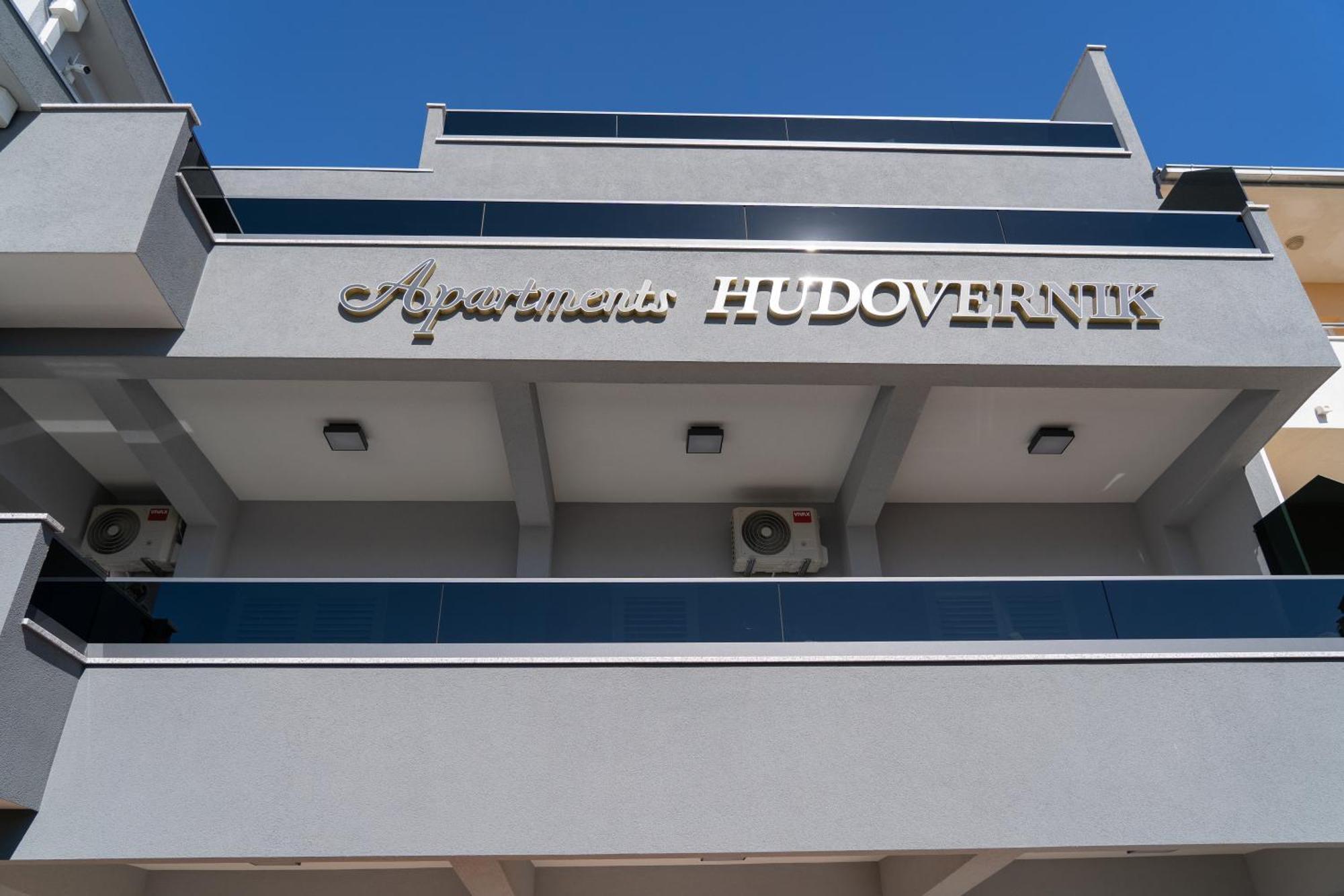 Apartment Hudovernik