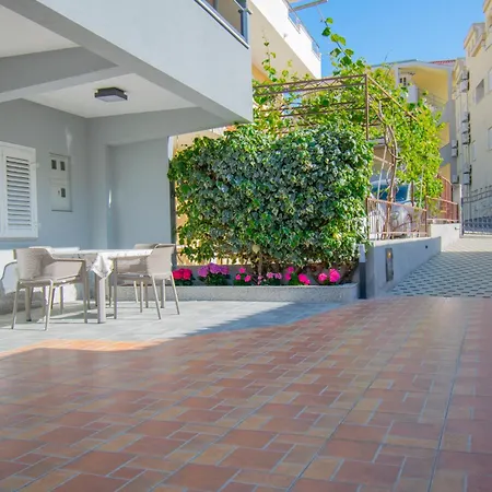 Apartments Hudovernik Baška Voda Exterior foto