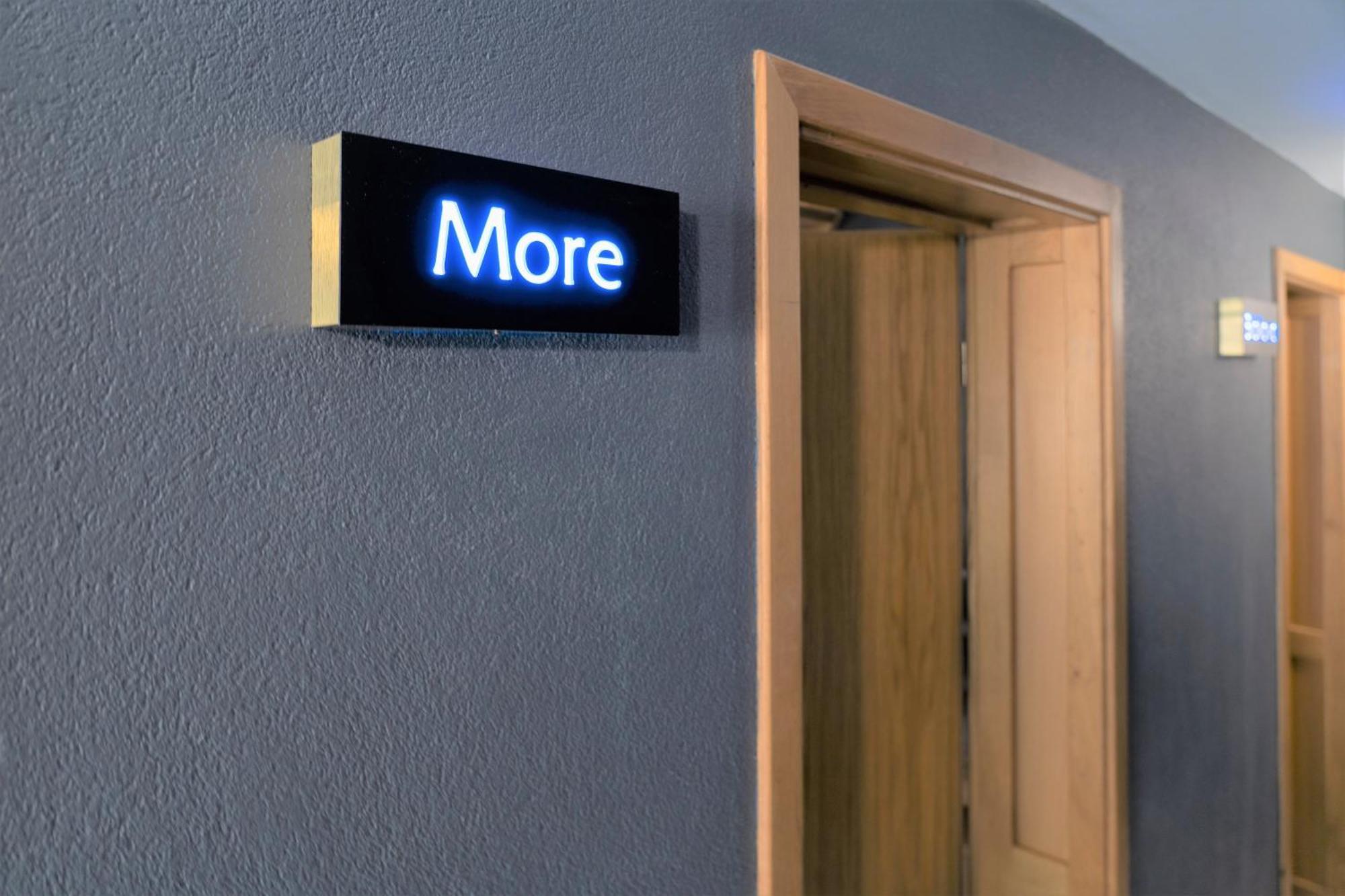Hudovernik Apartament Baška Voda